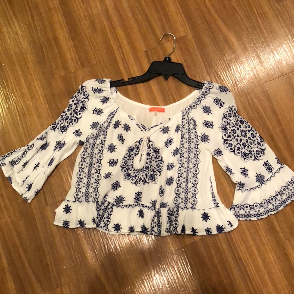 Patterned cute blouse
